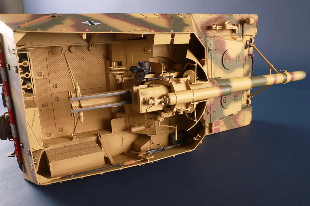 Trumpeter 1:16 Scale German Sd.Kfz.165 Hummel Late Production 00953 Plastic Model Kit