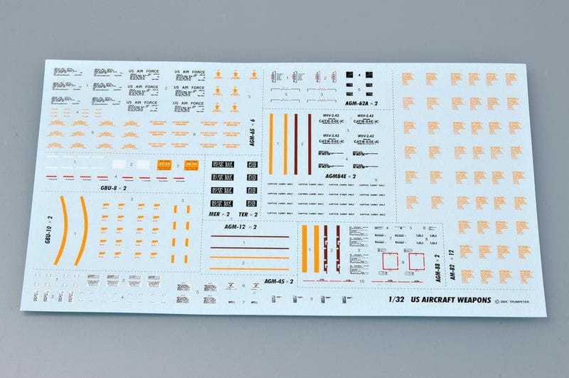 Trumpeter 1:32 scale US Aircraft Weapons A 03302 plastic model kit