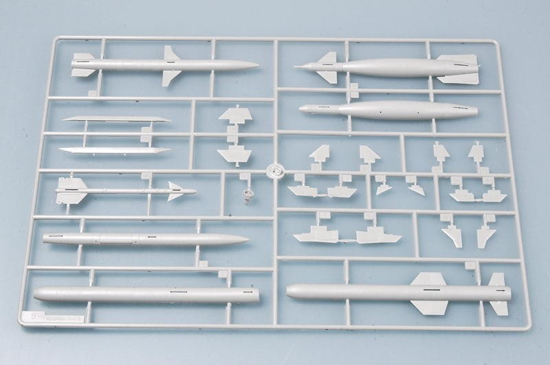 Trumpeter 1:32 scale US Aircraft Weapons A 03302 plastic model kit