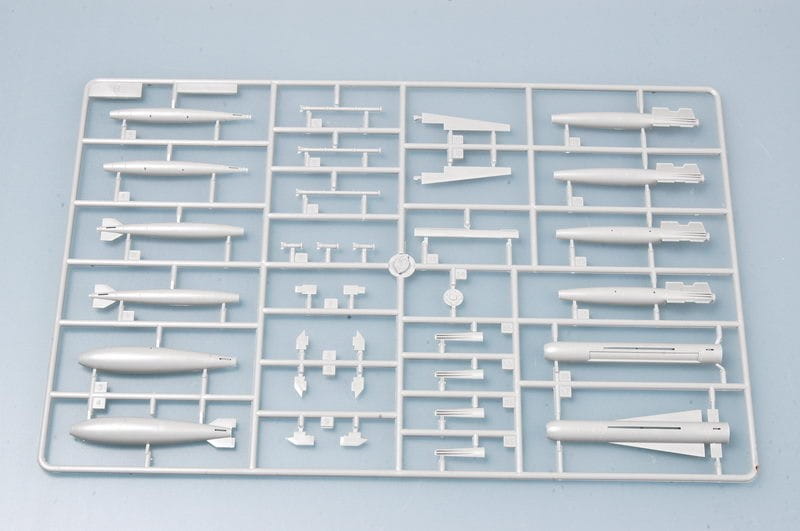 Trumpeter 1:32 scale US Aircraft Weapons A 03302 plastic model kit