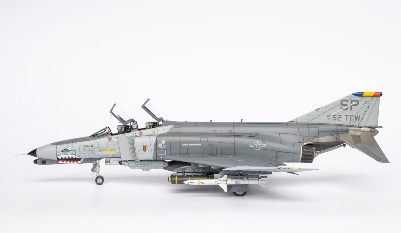 Meng Model 1/48 Scale McDonnell Douglas F-4G Phantom II Wild Weasel LS-015 Plastic Model Kit NZ Stock