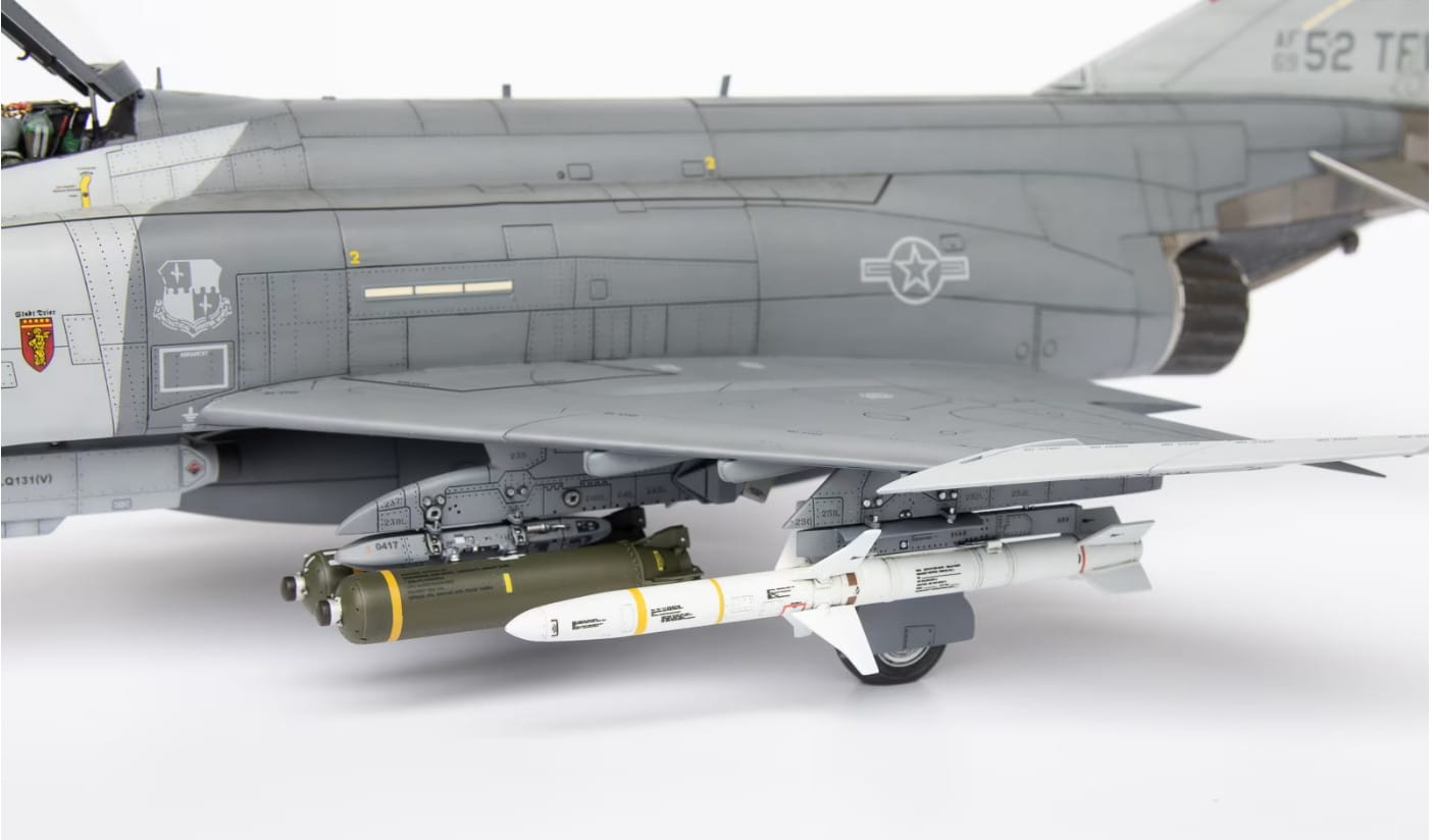 Meng Model 1/48 Scale McDonnell Douglas F-4G Phantom II Wild Weasel LS-015 Plastic Model Kit NZ Stock