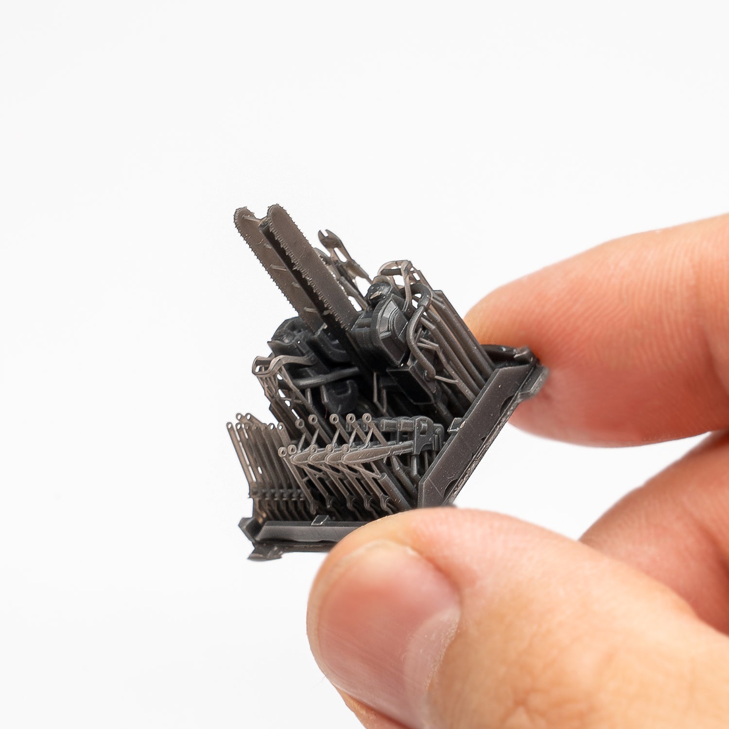 Liang Model 1/35 Scale Chainsaw Tools Set LIANG-S001 Plastic Model Accessory Kit